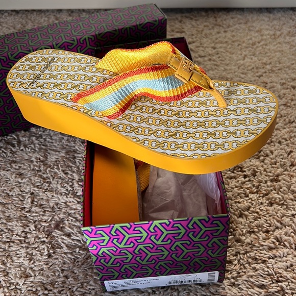 Tory Burch Shoes - New Tory Burch Gemini Link Wedge Flip Flop Sandals